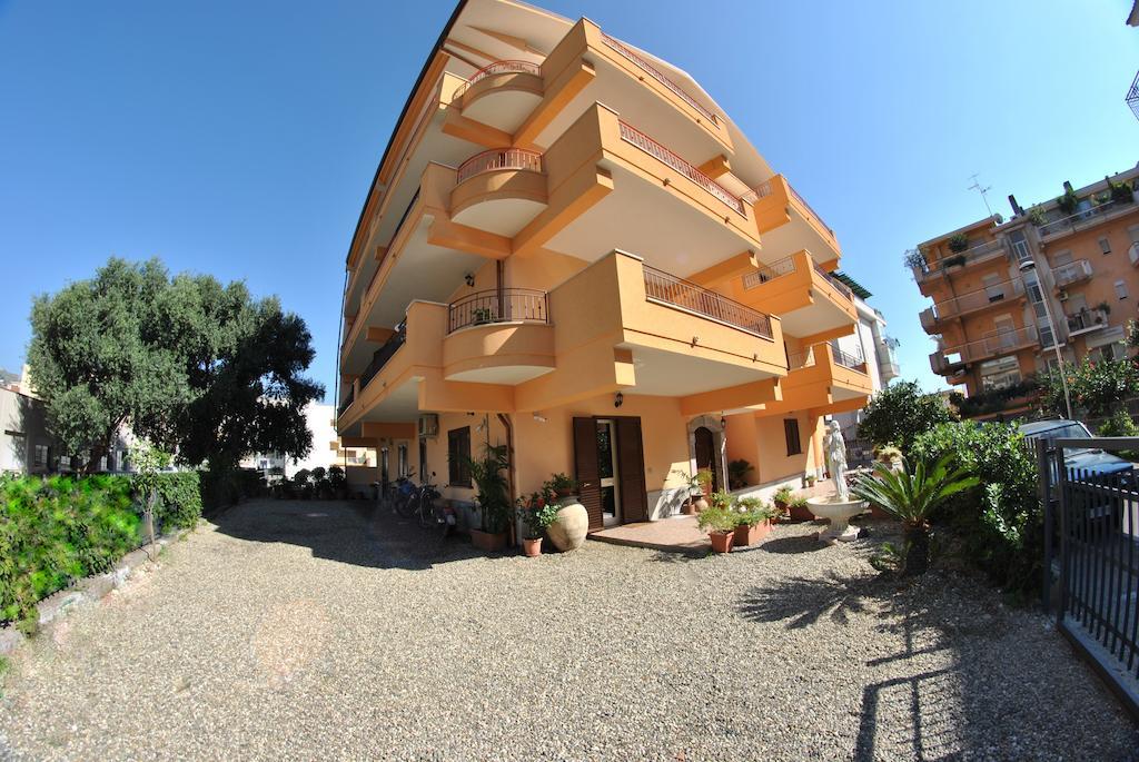 B&B Mareagro Santa Teresa Di Riva Phòng bức ảnh